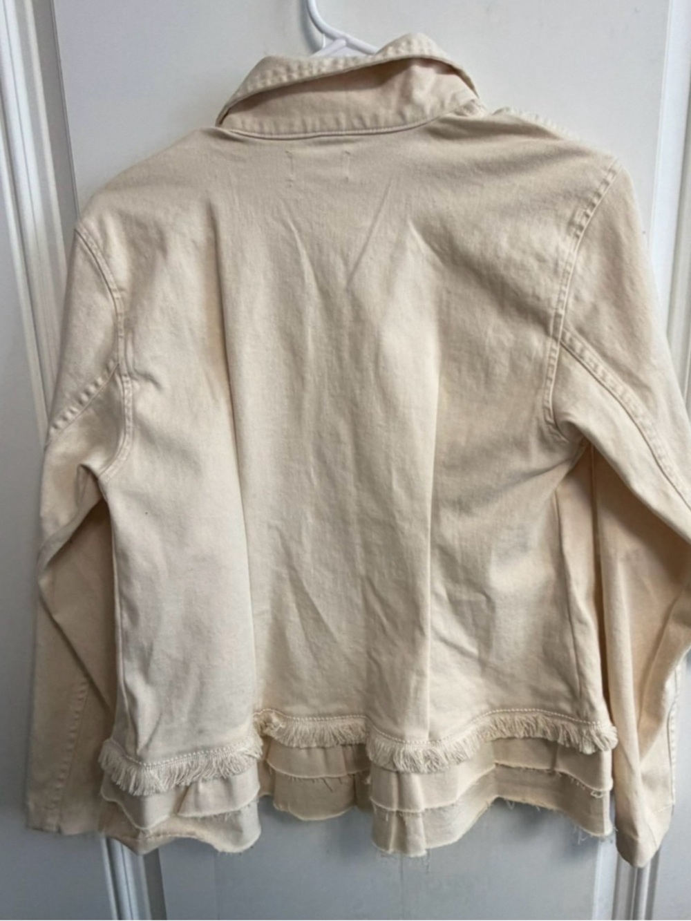 DENIM TopMark Cream Ruffle Hem Fringe Denim Jacket - Size L - Picture 12 of 15
